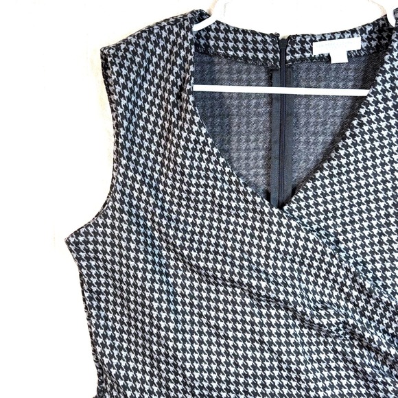 New York Company 14 Houndstooth Peplum V Neck Sleeveless Top Womens Academia - Picture 2 of 11